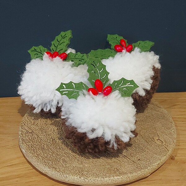 Christmas pudding pom pom,  tree decoration, advent calendar filler, Christmas cracker filler, Christmas decor