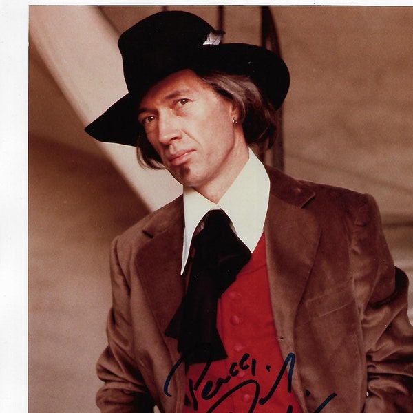 DAVID CARRADINE "Kung-Fu" Autographed 8 x 10 Signed Photo COA