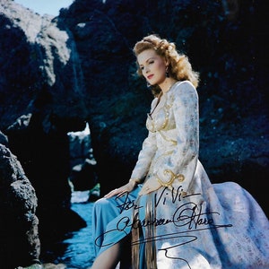 MAUREEN O'HARA Autographed 8 x 10 Signed Photo COA