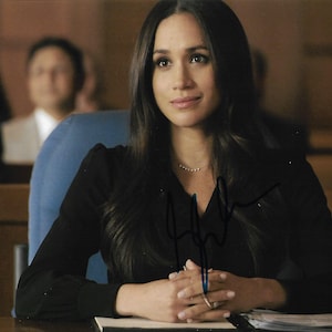 MEGHAN MARKLE Autographed 8 x 10 Signed Photo COA