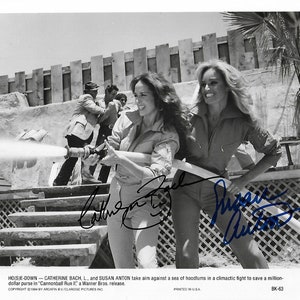 Catherine Bach & Susan Anton "Cannonball Run" Gesigneerd 8x10 Gesigneerd Foto COA