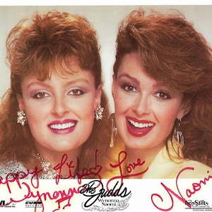 Wynonna & Naomi Judd &quot;The Judds&quot; Autographed 8 x 10 Signed Photo COA