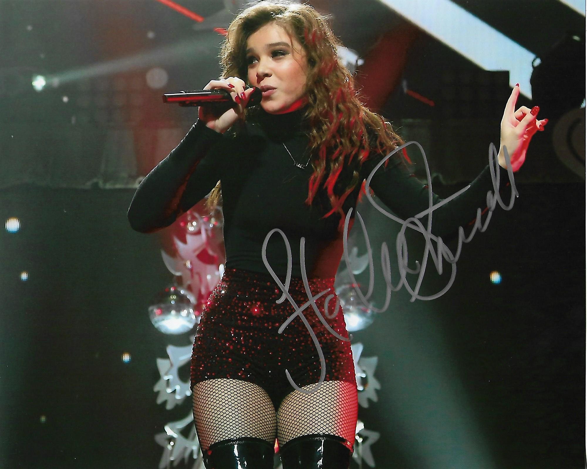 HAILEE STEINFELD Autographed 8 x 10 Signed Photo COA | Etsy