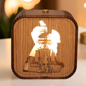 Pirates of the Caribbean Music Box 3D Light LED Davy Jones Locket Song Theme Custom Music Box Wooden Engraved Handmade Vintage Gift Lamp Box