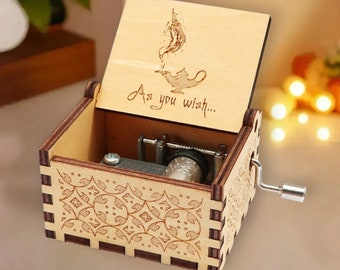 Aladdin Music Box « A Whole New World » Thème Coffre à musique en bois gravé à la main vintage Gravure personnalisée Anniversaire Cadeau de Noël