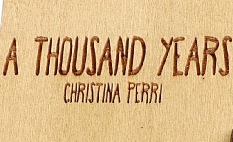 Duizend jaar muziekdoos Christina Perri thema muziekkist houten gegraveerd handgemaakt vintage cadeau lied verjaardagscadeau Kerstmis Engraving B