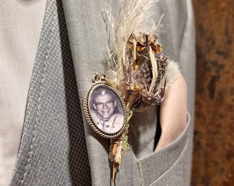 Personalisierter Memorial Anstecker Bräutigam, Gedenkbrosche  zur Hochzeit, Anstecknadel Bräutigam, besonderes Memorial Bräutigam, Hochzeit