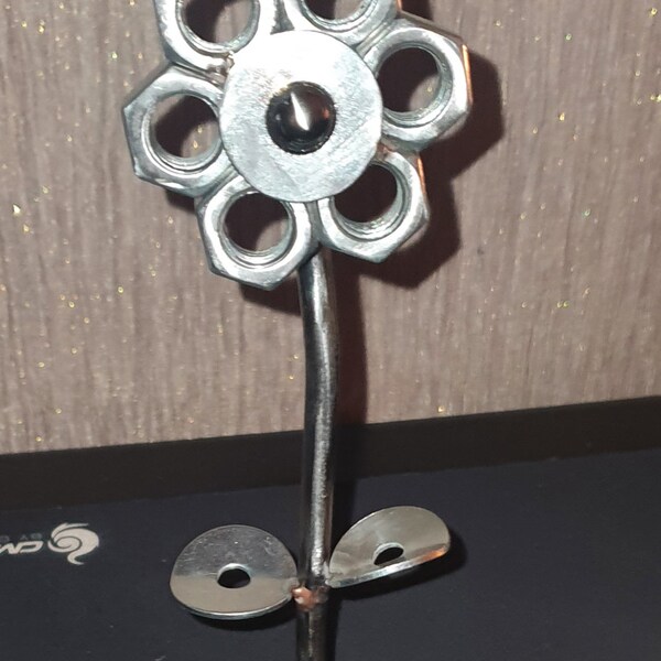 Nut and Bolt Flower / Metal Art Flower / Handmade gift / Nuts and Bolts / Nut and Bolt Art / Scrap Metal Art