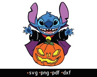 Pode incluir: Um personagem de desenho animado azul vestido de vampiro com orelhas grandes e um sorriso de dentes, sentado em cima de uma abóbora laranja esculpida.