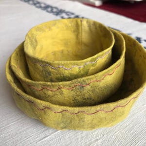 Kosz na bieliznę Catch All Eco Printed Valet Tray, pojemnik na bieliznę Catchall, tacka na klucze z lnu, prezent na 4. rocznicę, drukowany wegański organizer na biurko