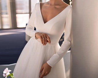 Simple Short Wedding Dresses Long Sleeves V-Neck Bridal Gown A-Line Illusion Back Button Elegant Tea-Length Short Summer Wedding Spring