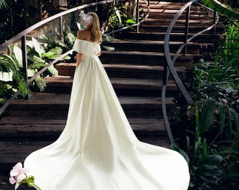 White Detachable Trailing Wedding Dress Sweetheart Satin Mermaid Off the Shoulder Bridal Gowns 2024 Range  Church Beach Wedding