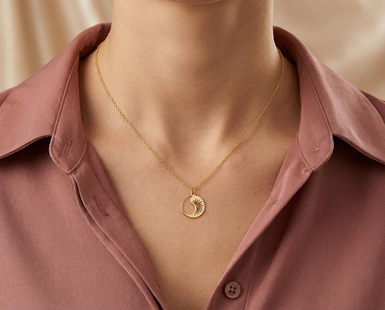 Yin Yang sol och måne halsband, guldbalanshänge, taoistiska smycken, dag och natt-berlock, zenhalsband, andlig gåva, harmonisymbol bild 2