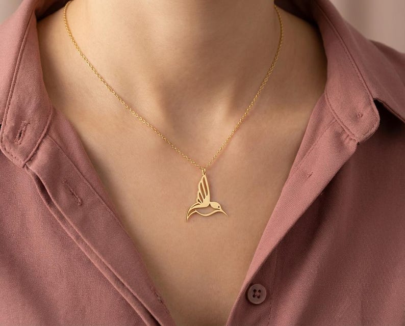 Regalo personalizado para mujer, dije de colibrí pequeño, estilo oro vermeil, collar de animal para propuesta de dama de honor, joya bonita para esposa imagen 2