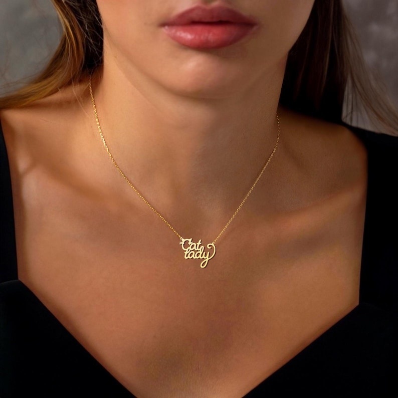 Kattflickhalsband - Sött personligt kattälskarhänge - Perfekt present till kattälskare - Handgjorda silversmycken - Kattälskarsmycken bild 3