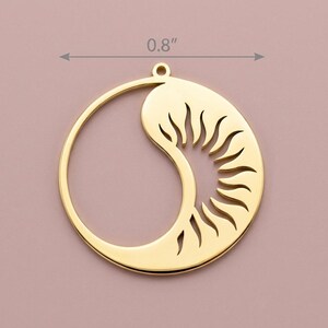 Yin Yang sol och måne halsband, guldbalanshänge, taoistiska smycken, dag och natt-berlock, zenhalsband, andlig gåva, harmonisymbol bild 4