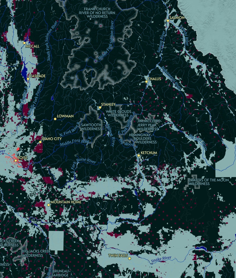 Puede incluir: Un mapa de Idaho que muestra las ubicaciones de varias &aacute;reas silvestres, incluida la Frank Church River of No Return Wilderness, la Sawtooth Wilderness, la White Clouds Wilderness, la Hemingway-Boulders Wilderness y la Jerry Peak Wilderness. El mapa tambi&eacute;n muestra las ubicaciones de varias ciudades y pueblos, incluidas Boise, McCall, Stanley, Ketchum y Twin Falls.