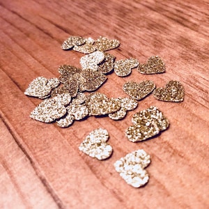 Confettiharten (50 stuks) - Feestdecor - Glitter bruiloftsdecor - Mini papieren hart confetti - Tafeldecor - Bruiloftsconfetti - Bruiloftsdecor