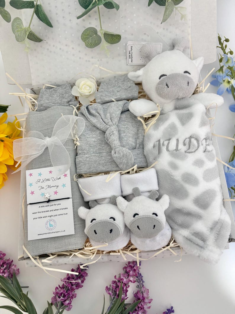 Personalised Baby Hamper, Baby Shower Hamper, Baby Shower Gift, New Baby Gift, Baby Boy Hamper,Baby Girl Gift,New Mum Hamper, Baby Comforter grey - giraffe&socks