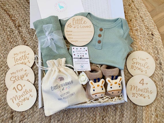 Baby Hamper | Baby Shower Gift | Baby Keepsakes | New Parents Gift | Giraffe Baby Gift | New Mum Gift | Baby Shower Hamper | New Baby Gift