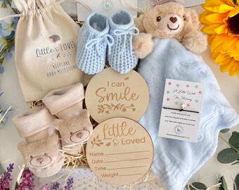 New Baby Hamper With Comforter and 3D Teddy Socks and Wooden Milestone Discs