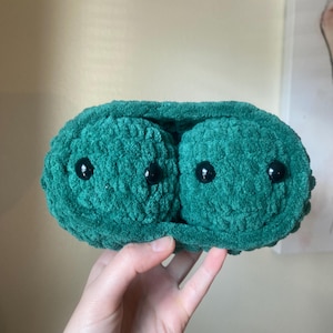 Crochet peas in a pod