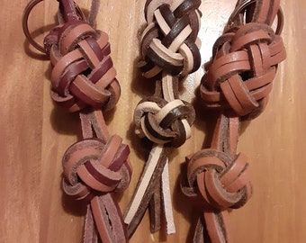 Llavero de nudo de piña de cuero, doble nudo