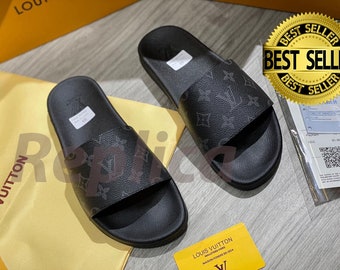 claquette chanel transparente