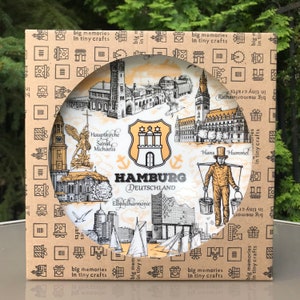 Hamburg plate. Gold style hanging wall porcelain plate 20cm decorative souvenir with wooden stand Hamburg Germany Deutschland landmarks image 3