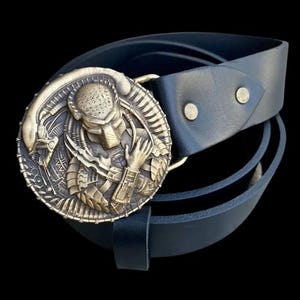 Detailed Alien vs Predator fantasy buckle on handmade belt.