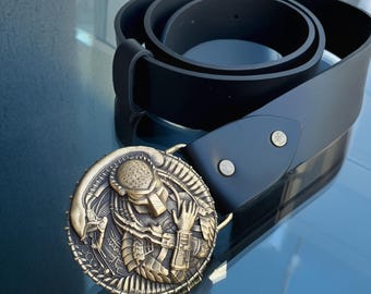 Men’s Leather Belt with Alien vs Predator Brass Buckle – Handmade Black Full-Grain Leather, Sci-Fi Fantasy Gift for Him, Collectible 120 cm
