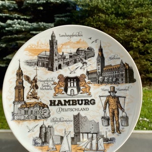 Hamburg plate. Gold style hanging wall porcelain plate 20cm decorative souvenir with wooden stand Hamburg Germany Deutschland landmarks image 5