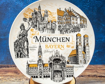 Munich Souvenir Plate: Gold-Styled Decorative Hanging Wall Plate with Munich Landmarks