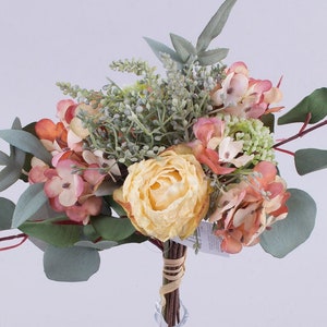 Bouquet di rose di eucalipto, fiori di rose di seta, rose artificiali con eucalipto, composizione floreale, bouquet di eucalipto di seta