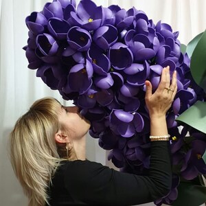 Fiore di carta gigante con gambo, lillà di carta gigante per foto, fiore carta indipendente, sfondo fiore carta per matrimonio, fiori lilla
