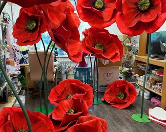Flor independiente para la zona de fotos Peonía gigante de papel con tallo. Accesorios para sesiones de fotos. Decoración para bodas eventos