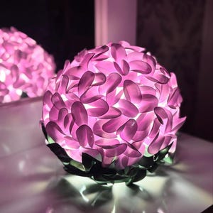 Lampada da comodino a LED con fiore di peonia, luce notturna in stile shabby chic, decorazione gigante con peonia, pronta per la spedizione.