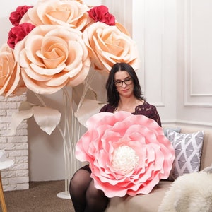 Fiore autoportante Area fotografica Peonia gigante di carta su stelo Oggetti di scena per la fotografia Decorazioni per matrimoni o eventi