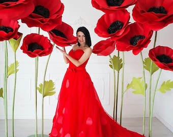 Large Crepe Paper Poppy Flower: Stage & Photo Prop Decor