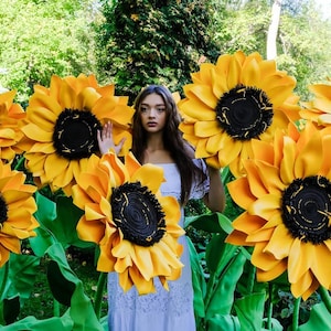 Girasoli indipendenti - Grandi fiori di carta Girasoli con boccioli - Grandi fiori di carta in piedi con steli e supporto in metallo