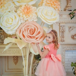 Fiore autoportante Area fotografica Peonia gigante di carta su stelo Oggetti di scena per la fotografia Decorazioni per matrimoni o eventi