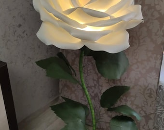 Lámpara de flores grandes, decoración floral, lámpara pie lámpara decorativa, lámpara hecha mano, flores grandes, rosas gigantes, decoración