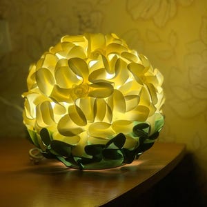 Lampada da tavolo a forma di fiore gigante, lampada a forma di fiore Izolon, lampada da notte per la casa, lampada fatta a mano, lampada da