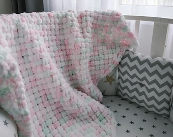 Chunky Knit Chenille Throw Blanket: Flower Cable Design