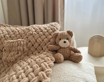 Hand Knit Plush Blanket – Thick Chenille Yarn Throw, Baby & Home Cozy