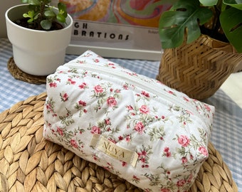 Small Rose and Flower,Makeup bag,beauty bag,Makeup bag,Quilted Pattern,Beauty Bag,Travel Toiletry Bag,Makeup Bag,Bridesmaid Bag