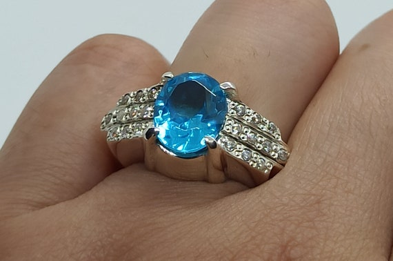 Gem Stone King 925 Sterling Silver Swiss Blue Topaz Ring Set with  Moissanite (4.10 Cttw)
