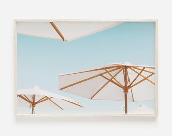 Strandparaplu's foto, ontspannende dag, vakantie kunst aan de muur, strand Home decor, witte parasols afdrukbaar, Italië strand foto, kust zomerdag