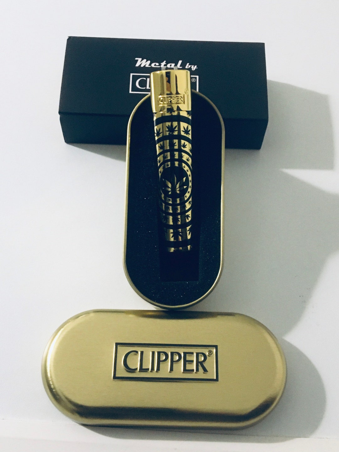 Briquet CLIPPER design matte tricolores – boite de 48 pièces – La Ferme du  CBD Français