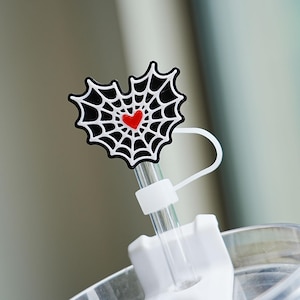 Heart Shaped Spiderweb Water Bottle Straw Cap,Halloween Stanley Cup Straw Topper,Punk Style Charm for Tumblers,Heart Spider Web Straw Cover